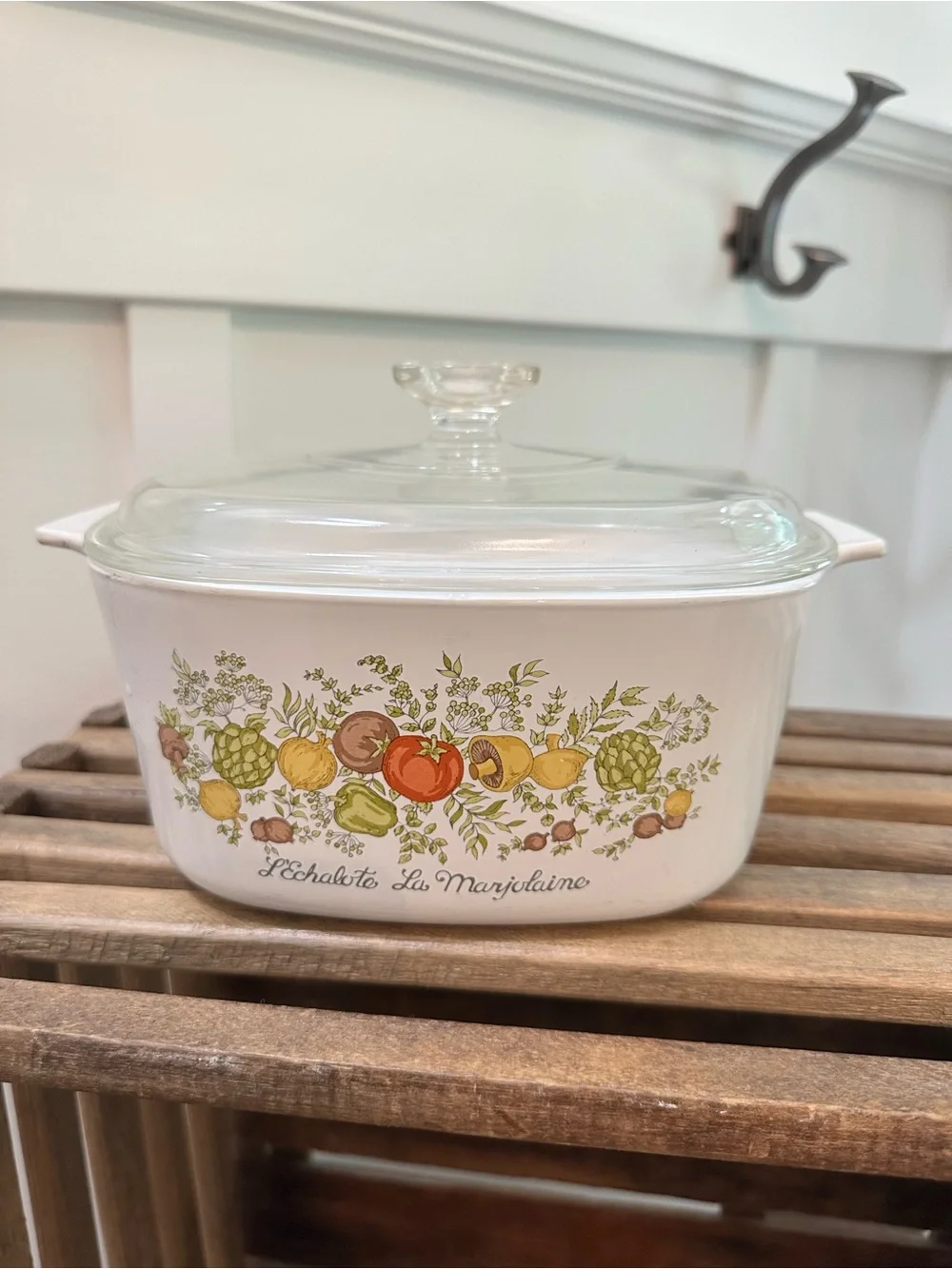 Vintage L’Echalote La Marjolaine White Casserole Dish Glass Lid CorningWare 3 qt
